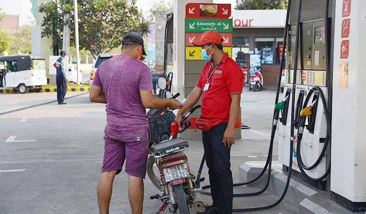 Kingdom sees decline in fuel imports amid stable oil prices
